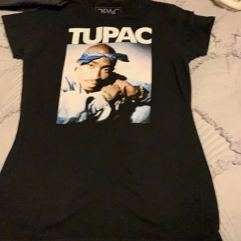 Tupac shirt